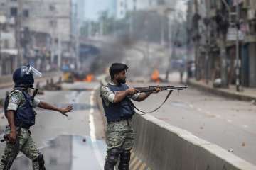 Bangladesh Police fire at protestors 