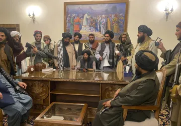  Taliban fighters take control of the Afghan presidential palace after Afghan President Ashraf Ghani