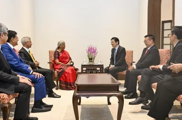 Ministers- S Jaishankar Nirmala, and Sitharaman Piyush Goyal, call on the Singapore President and Pr