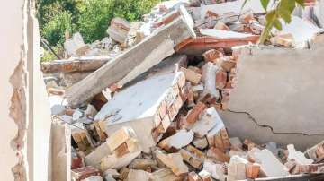  A school building collapsed in UP’s Barabanki on Friday. 