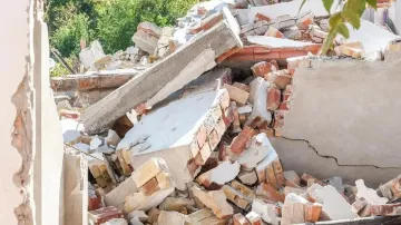  A school building collapsed in UP’s Barabanki on Friday. 