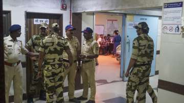 Police personnel at the Chhatrapati Shivaji Maharaj Hospital after Akshay Shinde, an accused in Badlapur school sexual assault case, shot dead by the police in self-defence