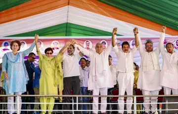  Rahul Gandhi unites Bhupinder Hooda, Kumari Selja at rally in Haryana.