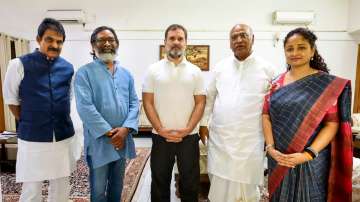 Accompanied by his wife Kalpana Soren, Jharkhand chief minister Hemant Soren met?Congress?President?Mallikarjun Kharge?and Lok Sabha LoP?Rahul Gandhi on Tuesday.