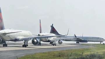 Two Delta planes collide on an Atlanta taxiway