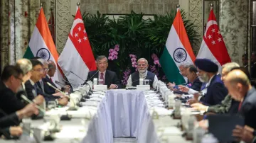 PM Modi interacted with top business leaders and CEOs in Singapore