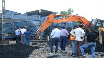 Over 100 Trains affected on Delhi-Mumbai route 