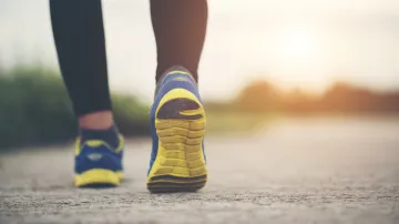 Know the reason to walk 10,000 steps a day to stay fit