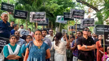 West Bengal, Kolkata, Kolkata doctors, Patient family attacks junior doctors, Junior doctors protest