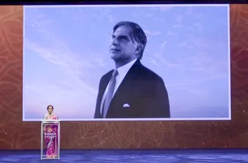 Nita, Mukesh Ambani pay tribute to Ratan Tata.