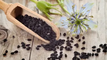 benefits of drinking kalonji seed tea