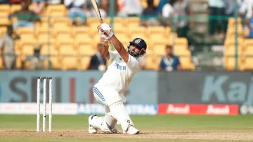 Rishabh Pant SIX