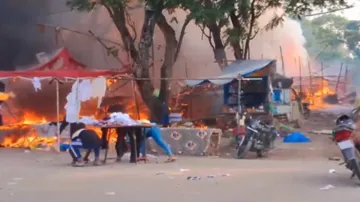 Jharkhand Fire, fire breaks out in multiple firecracker shops in Bokaro, jharkhand police investigat