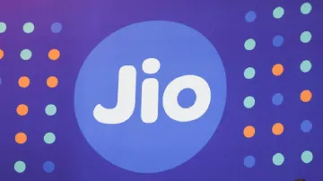 Jio Rs 999 vs Jio Rs 899 recharge plan