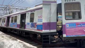 Mumbai local, train derailed 