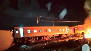 Mysuru-Darbhanga Express derails