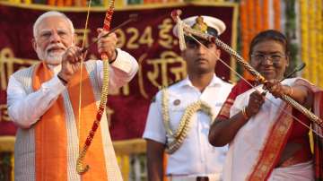 President Murmu, PM Modi attend Vijayadashami celebrations