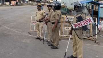 two groups clash in akola 