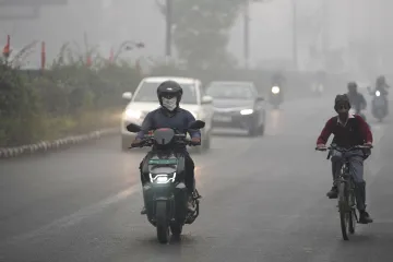 Check here Delhi air pollution latest news. 