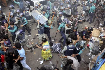 Bangladesh: Protest against Chinmoy Das's arrest