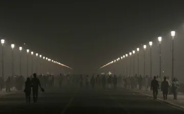 Thick layer of smog envelopes Delhi