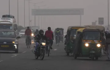 Check Delhi air pollution latest update. 