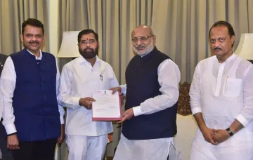 Eknath Shinde with Devendra Fadnavis