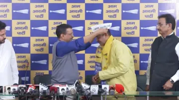  Anil Jha formally joins AAP