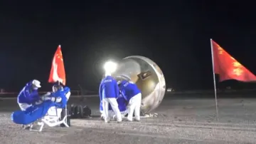 Chinese astronauts return safely