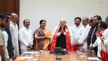 pm modi attends telangana bjp meeting