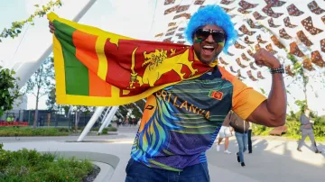 A Sri Lankan fan poses for the camera.