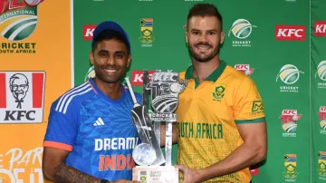 South Africa vs India: Suryakumar Yadav and Aiden Markram pose with the T20I series trophy.