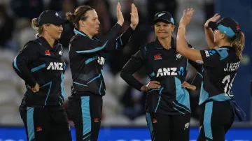 Lea Tahuhu celebrates a wicket with her teammates.