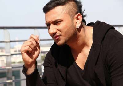 Like him or hate him but his songs will make you dance. We are talking about music star Honey Singh, whose songs becomes a rage like a wild fire, and no party is said to be complete if his tracks are not played. 
Hailing from a humble background, Honey Singh, despite severe criticism, reached at the top of his game with millions following him. Though, 18 months ago he suddenly disappeared and all sorts of rumours started building around. Nobody had the clue about his whereabouts, but now the star is back and set to take the world again.