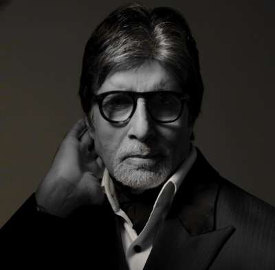 If there&rsquo;s one man who can and deserves to have it all in Bollywood, it ought to be Amitabh Bachchan.

He is the one who has the sexiest baritone, envious height, soaring popularity, brilliant cinema under his belt and can pull off any attire or character no matter what.

Amitabh Bachchan or Big B has majestically earned the title of the most stylish male celebrity in Bollywood, be it the &lsquo;Jack Sparrow&rsquo; garb or the legendary &lsquo;Shahenshah&rsquo; outfit.

From fashion to cinema, Big B always gets it right. And so, we decided to have an exclusive feature on Big B&rsquo;s fashion sense.