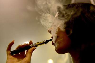 Here s how E cigarettes reduces chances of teenagers smoking