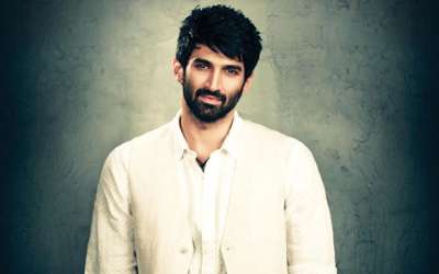 Actor Aditya Roy Kapur is celebrating his 31st birthday today and he has got all the charm that can make anyone skip a heartbeat. Aditya has been a sensation in the industry ever since he starred in &lsquo;Aashiqui 2&rsquo; opposite Shraddha Kapoor in 2013. The movie became his instant shot to fame and Aditya became an overnight star.
The movie made him a &lsquo;dream boy&rsquo; of millions of girls across the country. Since then, there has been no looking back for him.  Post Aashiqui, Aditya Roy Kapoor&rsquo;s work has not met with much success as most of his films Daawat-e-Ishq, Fitoor bombed at box office. 
Though, Kapur, post the hit of &lsquo;Aashiqui 2&rsquo;, is still yearning for a big hit, he has been appreciated for his unconventional good looks and performances in movies like &lsquo;Yeh Jawaani Hai Deewani&rsquo;, &lsquo;Fitoor&rsquo; etc.
As Aditya Roy Kapur turns a year older today, we bring you some lesser known facts about this suave actor