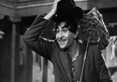 December 14 marks the birthday of veteran actor Raj Kapoor. The actor scripted his name as one of the best artiste and filmmakers in the history of Indian cinema. He has given some iconic movies and was called as the greatest Showman of Indian cinema. The actor died on June 2, 1988. On his birthday we have brought you the collection of some evergreen Raj Kapoor&rsquo;s movies.