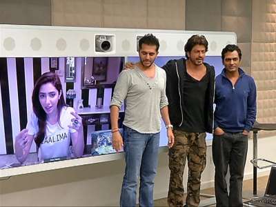 Superstar Shah Rukh Khan&rsquo;s &lsquo;Raees&rsquo; is doing a great business at the box office. The film is slated to hit the screens in Pakistan. Mahira Khan who was staying away from the flick&rsquo;s promotions joined the press conference on Friday via video call.