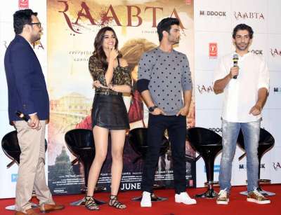 Sushant Singh Rajput and Kriti Sanon sizzled at the trailer launch of their much awaited romantic film Raabta. Kriti looked dapper in her classy black shorts which she paired with a military coloured top.

