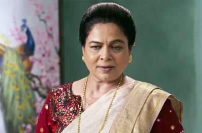 Veteran actress Reema Lagoo died of a cardiac arrest. She played mother to many Bollywood actors. The actress delivered many powerful performances in the past. She was last seen in a TV show Naamkaran. Here is the list of films in which Reema wonderfully essayed the role of a mother.