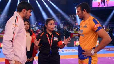 In Match 22 of the Pro Kabaddi League 2017 of Season 5, the southern derby turned out to be an absolute cracker of a match where Tamil Thalaivas finally prevailed victorious over the hosts Bengaluru Bulls to edge a narrow win by 5 points. The Tamil Thalaivas claim their first win of the season as the win by 29-24.