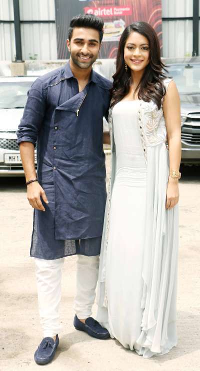 Aadar Jain and Anya Singh are all set to make their big Bollywood debut with Qaidi Band. The movie is bankrolled by Yash raj Films and directed by Habib Faisal. Both the actors are currently busy in the promotions. 
