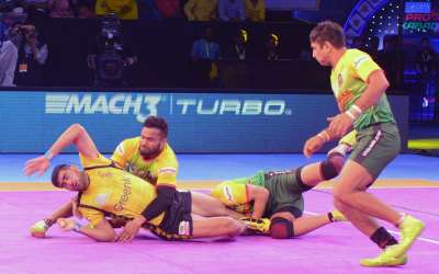 Hosts Telugu Titans losing streak continued as they suffered their fifth consecutive loss with a 36-43 defeat to double defending champions Patna Pirates in the fifth edition of the Pro Kabaddi League on Thursday.