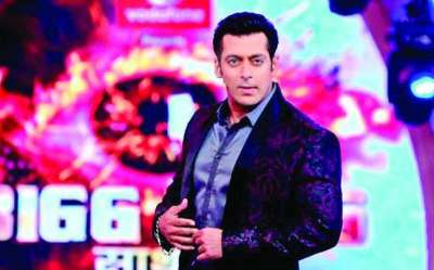 One of the controversial and dramatic reality shows of the small screen Bigg Boss is soon going to entertain people with its 11th season. Ever since, the promos of the show were out, people started speculating about the contestants. Now, makers have dropped hints and revealed pictures of two contestants asking them to guess the names. 