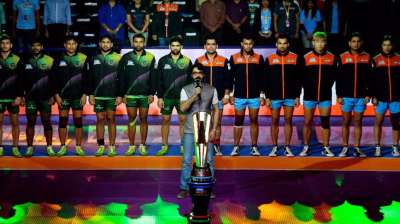 With the new venue now being hosted at Kolkata, it was Bengal's superstar Prosenjit Chatterjee who recited the National Anthem before the match between the Bengal Warriors and Patna Pirates. It was an absolute thriller of a match that both teams displayed but it was the hosts that opened their account at home with a win over the defending champions by 3 points.