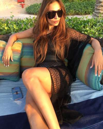 Actress Malaika Arora is currently chilling in Dubai and her latest pictures will force you to pack your bags and take off. She is accompanied by her four friends. Needless to say, the actress looked amazing in every picture.