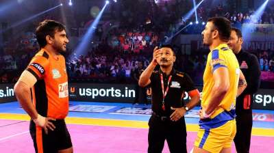 In Match 117 of the Pro Kabaddi League 2017 Season 5 of the Inter-Zone Wildcard Match, it was U Mumba that took on Tamil Thalaivas in their second encounter where the result varied from the last result. Tamil Thalaivas defeated U Mumba 38-35 in an absolute thriller to deny the Maharashtrian team a chance a chance to qualify for the play-offs. With Anup Kumar and Kashiling Adke benched, the U Mumba team did all they could but it was Ajay Thakur's Tamil Thalaivas that prevailed victorious. Take a look at some of the highlights between the two teams.
