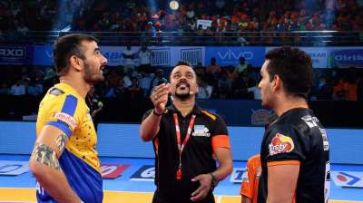 Maninder Singh scored 12 raid points to lead Bengal Warriors to a 34-30 victory over Tamil Thalaivas in Pro Kabaddi League encounter. The Bengal Warriors have been in great form so far in the season and were seeking revenge coming into this encounter as the Tamil Thalaivas defeated the Warriors the last time the two teams met. 