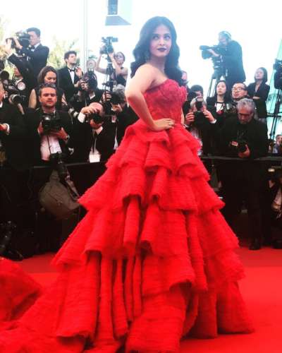 Aishwarya looked ravishing in red for her sixteenth appearance at Cannes Film Festival.
